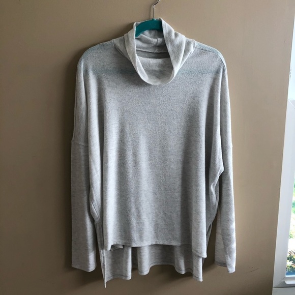 Lucky Brand Light Gray Mock Turtle Neck Long Sleeve Sheer High Low Top - Picture 1 of 10